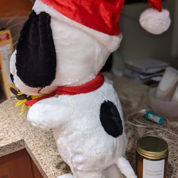 Peanuts: Freestanding Snoopy holding Woodstock! Great Xmas 🎁 - Picture 2 of 6